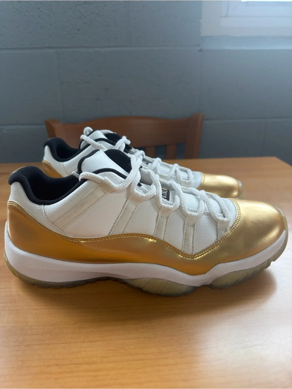 Jordan Air Jordan 11 Retro Low Closing Ceremony White/Gold/Black 2016